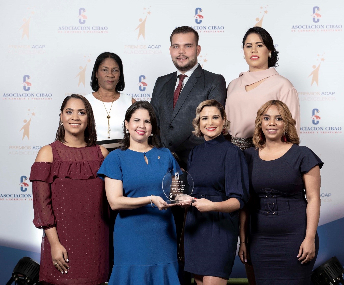 LA ASOCIACIÓN CIBAO RECONOCIÓ LA EXCELENCIA DE SUS S...
