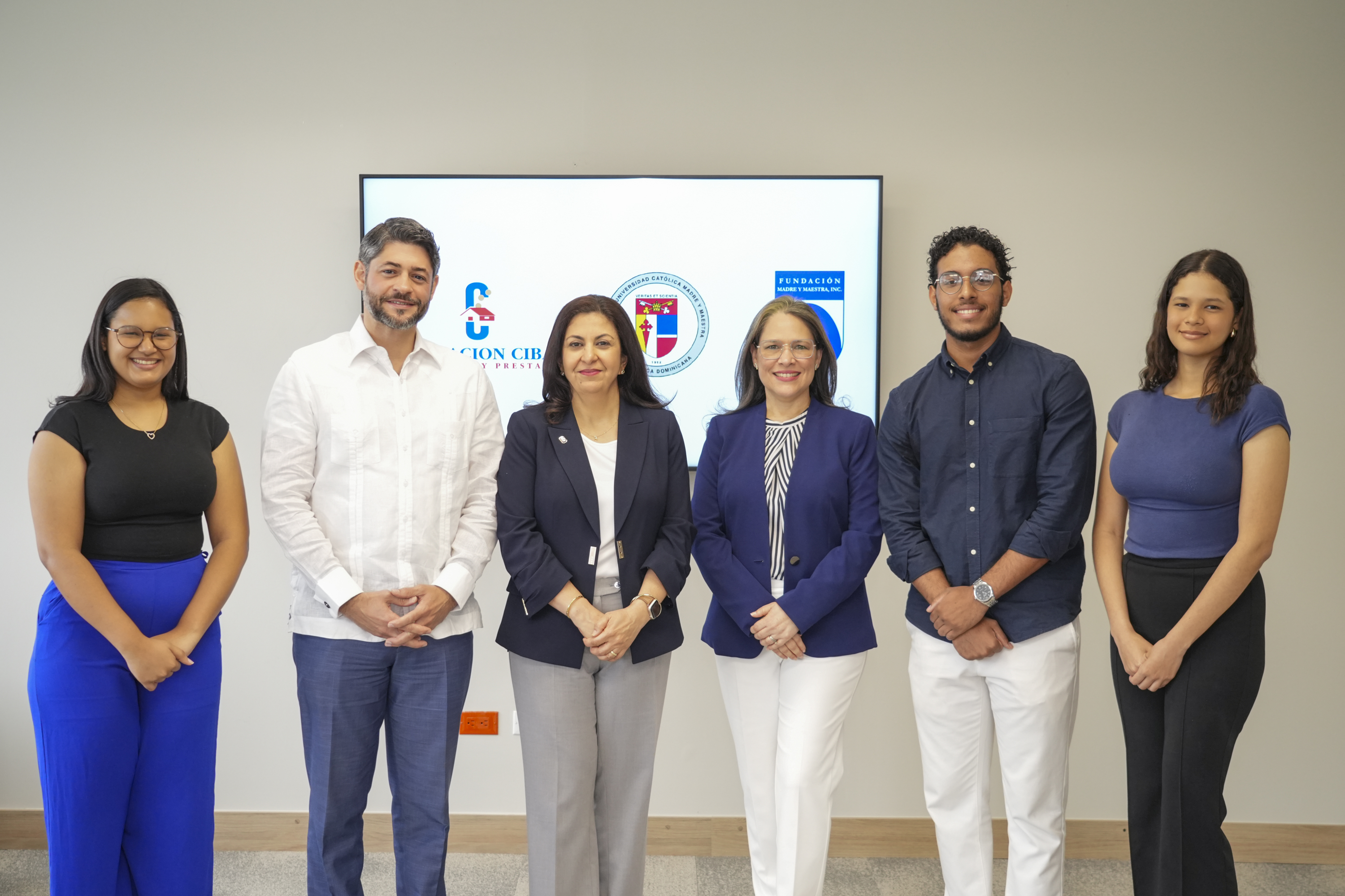 Encuentros del programa de becas de Asociación Cibao...