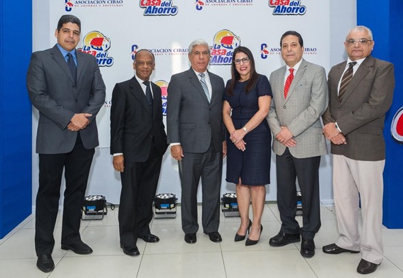 ACAP Y PUCMM REALIZAN HACKATHON PUCMM EMPRENDE 2018